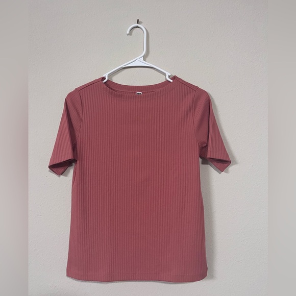 Uniqlo Ribbed T-Shirt (M) - Picture 1 of 5